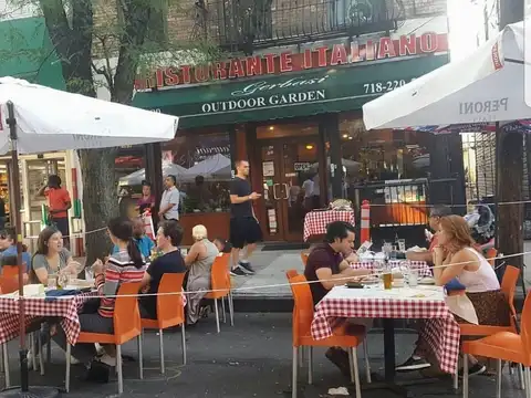 Moise's in Bronx