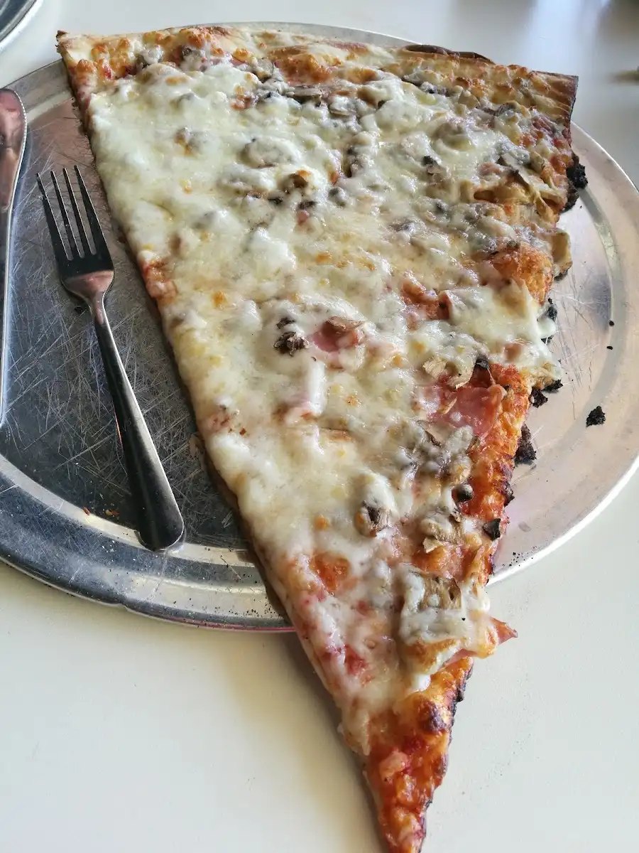 Momo's Pizza - Market Street – photo 5