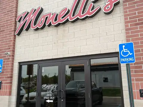 Monelli's Italian Grill & Sports Bar Portage in Portage