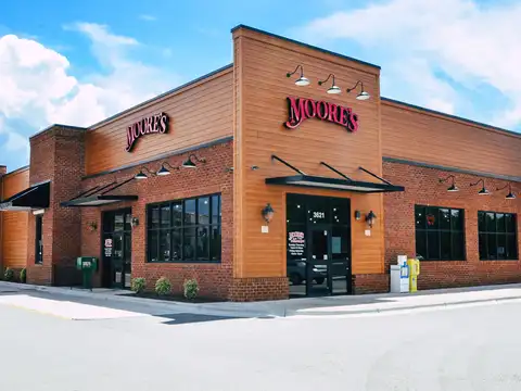Moore's Olde Tyme Barbeque Chicken & Seafood in New Bern