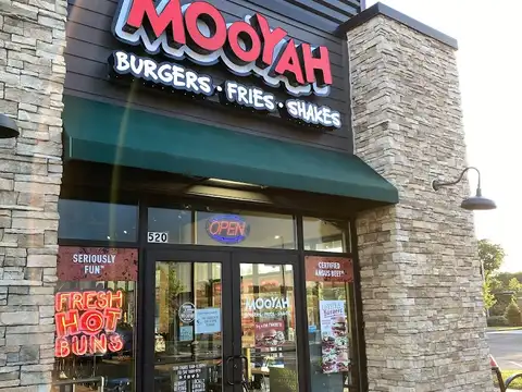 Mooyah Burgers, Fries & Shakes in Blue Bell