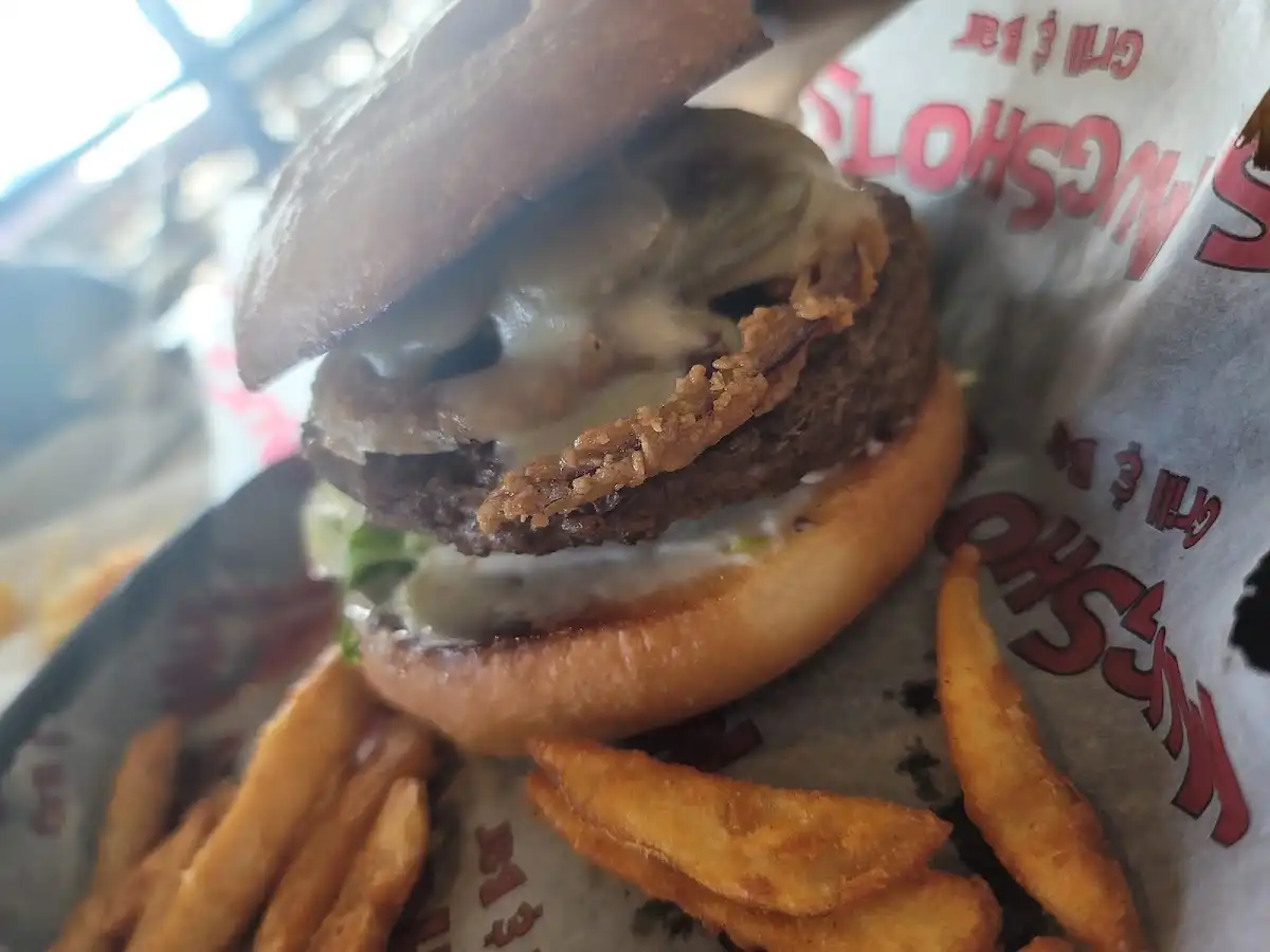 Mugshots Grill And Bar - Vestavia Hills, Al – photo 5