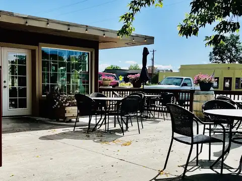 Mustang Cafe & Bbq in Lovell