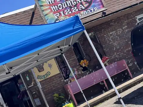 Mystic Mountain Pizza in Blue Ridge