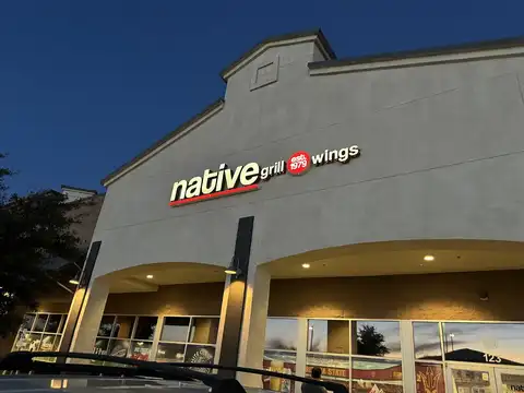 Native Grill & Wings in Laveen Village