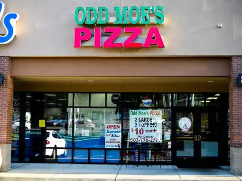 Odd Moe's Pizza in Salem