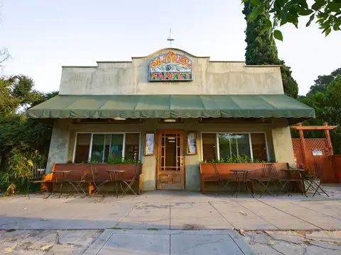 Olive Avenue Market in Redlands