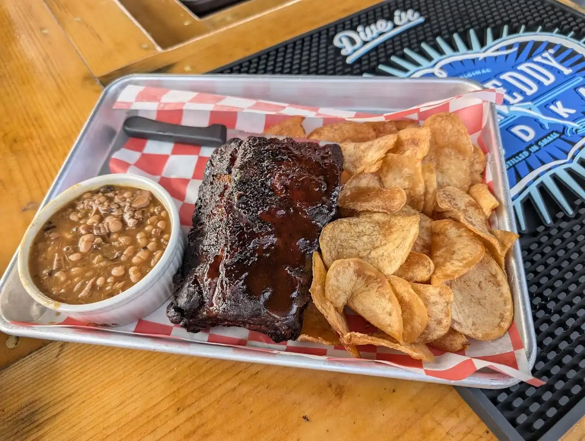 On The Rocks Smoke House & Tiki Bar – photo 2