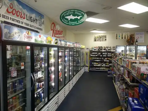 One Stop Market & Greek Kouzina in Lynnwood