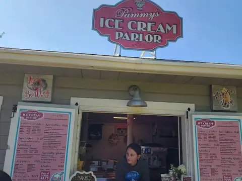 Pammy’S Ice Cream Parlor in Harpswell