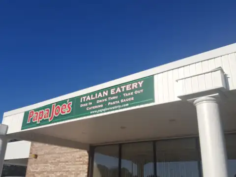 Papa Joe's Italian Eatery in Rochester