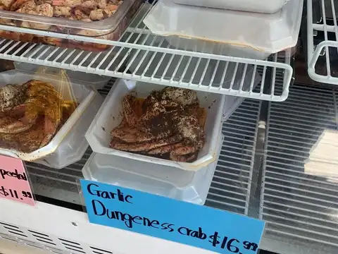 Peter's Seafood & Crabhouse in Garden City