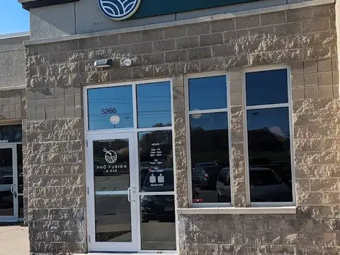 Pho Fusion & Bar Vietnamese And Thai Kitchen in Davenport