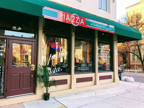 Piazza 27 Of Mt Vernon in Baltimore