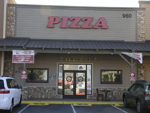 Pizza Fanzz (Home Of The Flying Saucer) in Norco