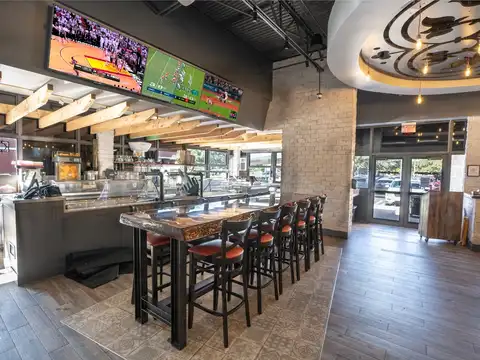 Polo Norte Palm Springs North in Hialeah