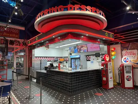 Portillo's Springfield in Springfield