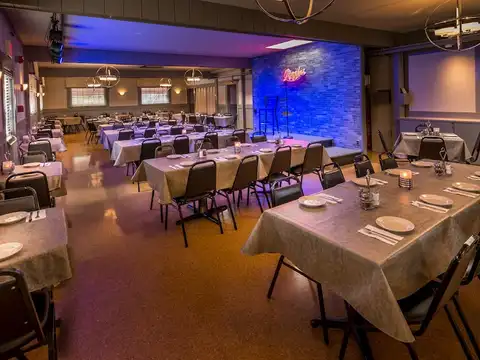 Prince Pizzeria in Saugus
