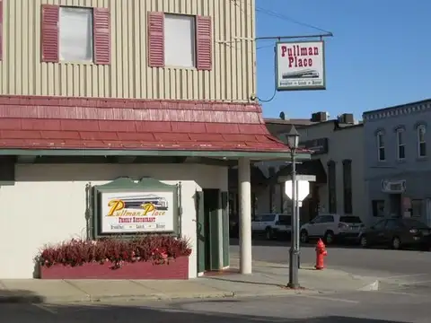 Pullman Place Family Restaurant in Leavenworth