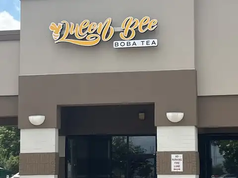 Queen Bee Boba Tea in Fayetteville