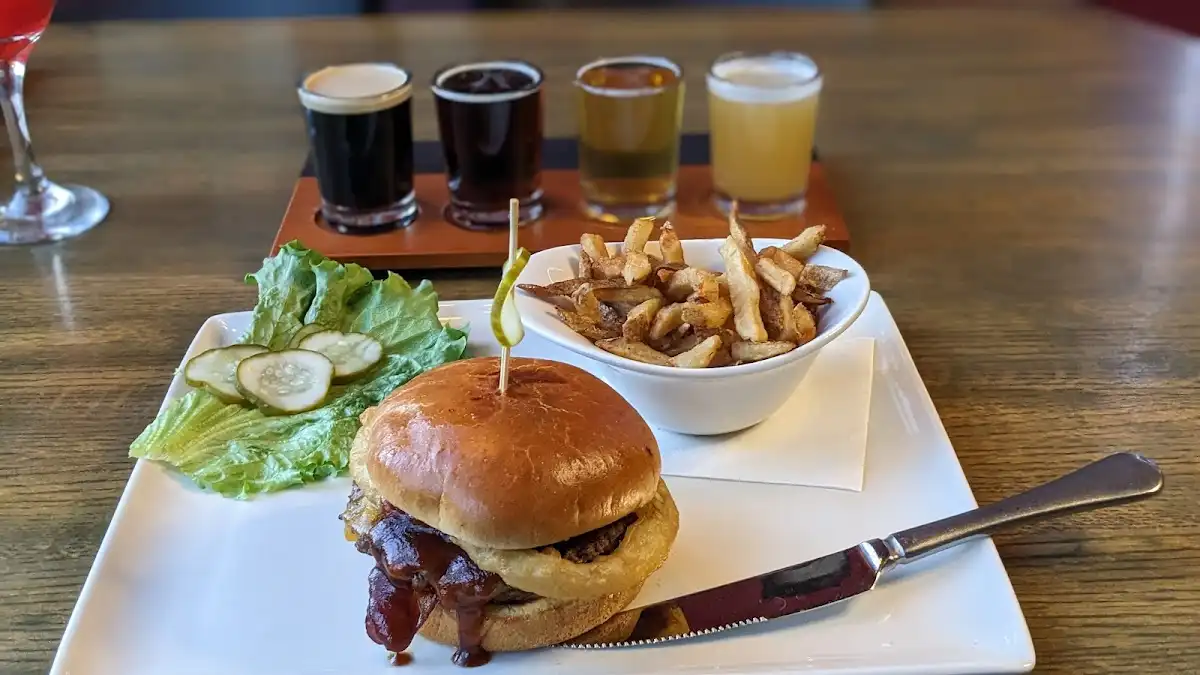 R Public House – photo 3