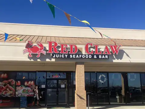 Red Claw Juicy Seafood & Bar in Statesboro