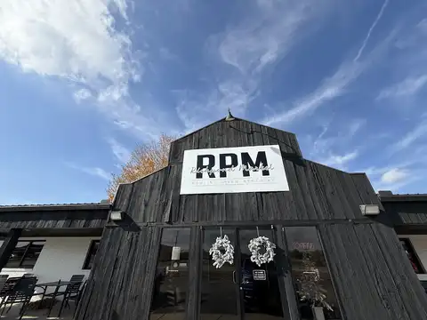 Richpond Market & Deli in Bowling Green