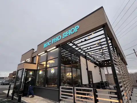 Roc Pho Shop in Rochester