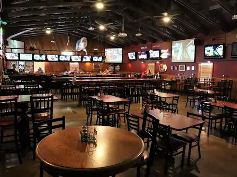 Rondao's Pizzeria & Sports Bar in Fort Myers