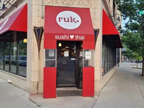 Ruk Sushi & Thai (Milwaukee Ave) in Chicago