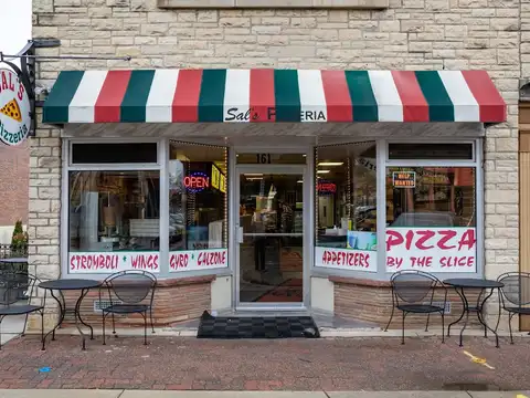Sal's Pizzeria in West Bend