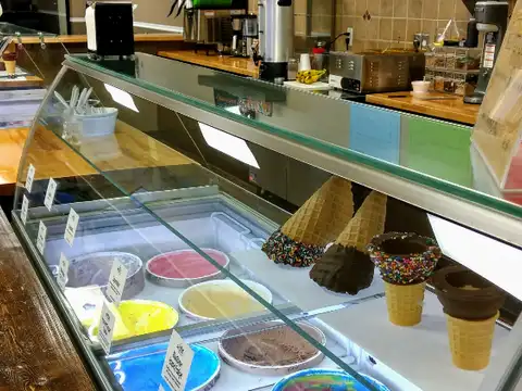 Scoop And Twist Of Macomb in Macomb