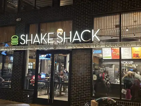 Shake Shack Central West End in Saint Louis