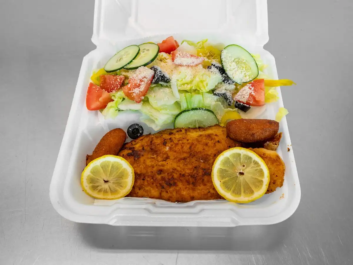 Shark's Fish & Chicken Chicago Style – photo 2