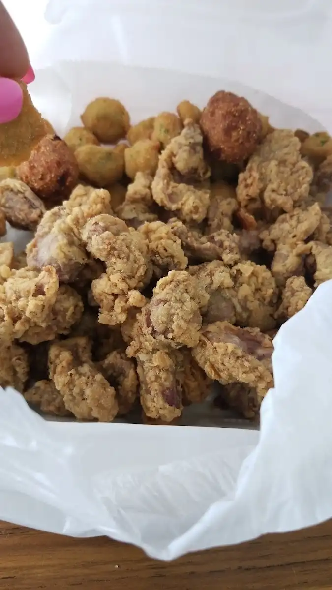 Shark's Fish & Chicken Chicago Style – photo 5