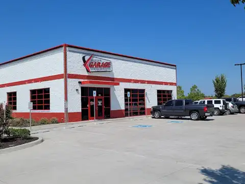 Smitty's Garage Burgers & Beer in Broken Arrow