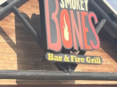 Smokey Bones Springfield in Springfield