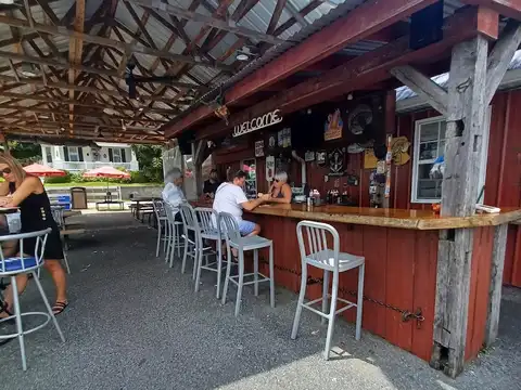 Stewartstown Smokehouse And Beer Barn in Stewartstown