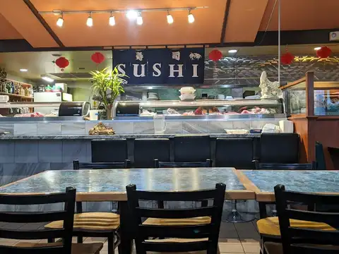 Sushi House Asian Food & Bar in Spokane