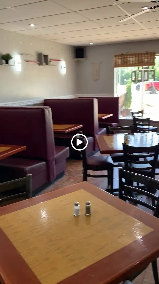 Thai Tanic & -18 Degrees F Tea House – photo 2