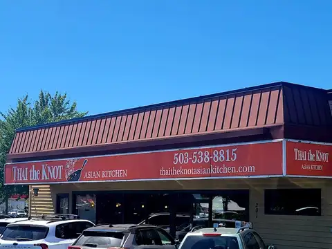 Thai The Knot Asian Kitchen in Newberg