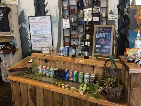 The Campfire, Home Of Cowgirl Cookn in Oakridge