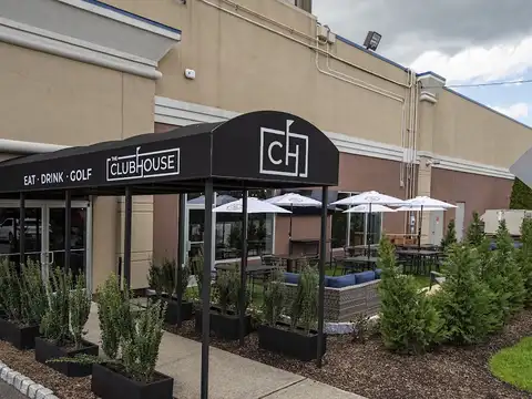 The Clubhouse Eat • Drink • Golf in Fairfield