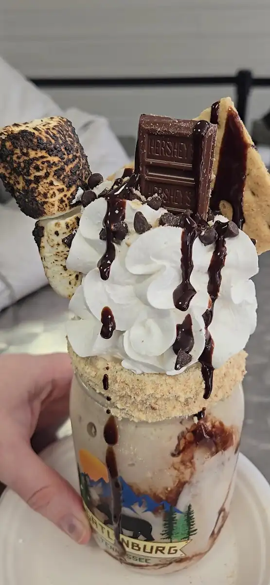 The Crazy Mason Milkshake Bar Gatlinburg – photo 4