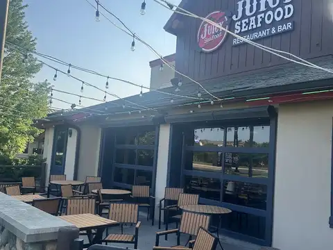 The Juicy Seafood Restaurant & Bar- Orland Park in Orland Park