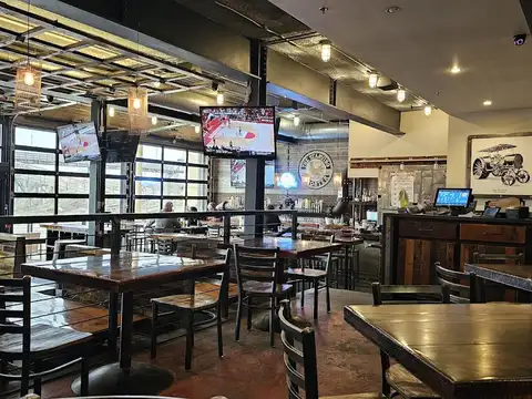The Starving Rooster in Minot