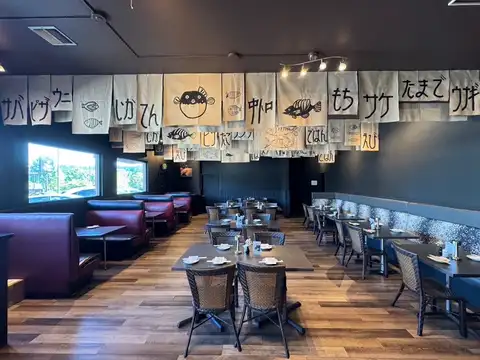 Toma Sushi Restaurant And Bar in Kenmore