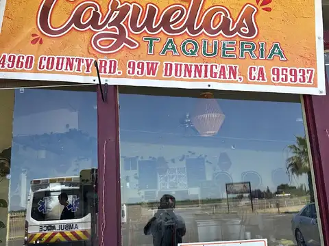 Tres Cazuelas Taqueria in Dunnigan