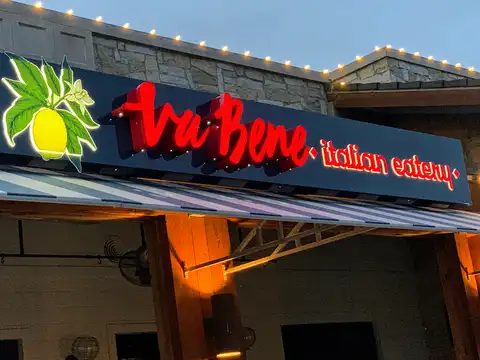 Va Bene Italian Eatery in Prairie Village
