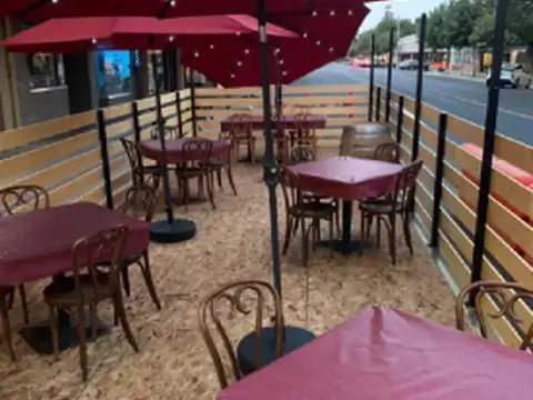 Valentino's Pizzeria & Italian Restaurant in Reedley